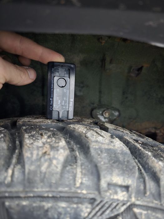 4 броя гуми 235/75/15 Kumho с джанти 5х139.7 за фероза, витара, джимни