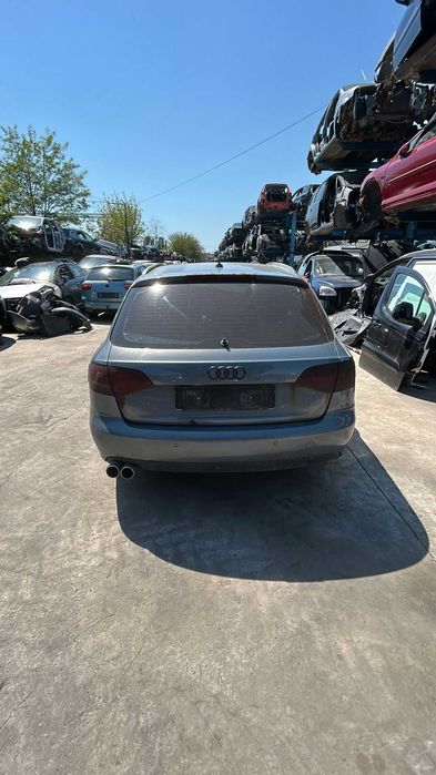 Dezmembrez Audi A4 B8 2.0 cod motor cag