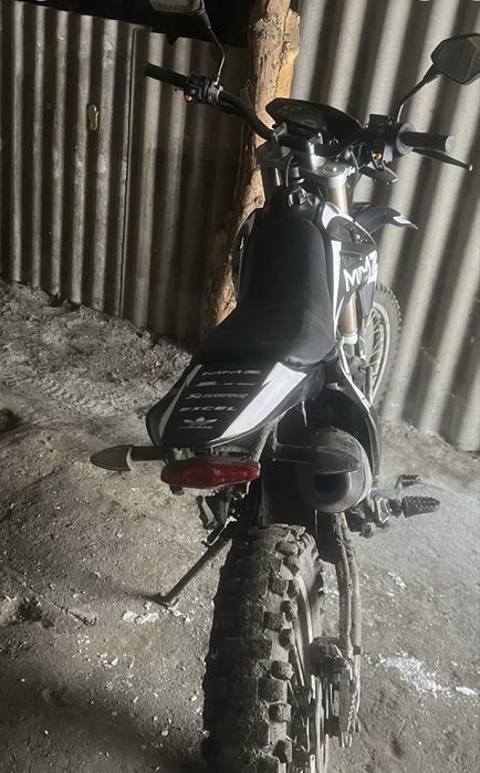 Продам эндуро 250 кубов