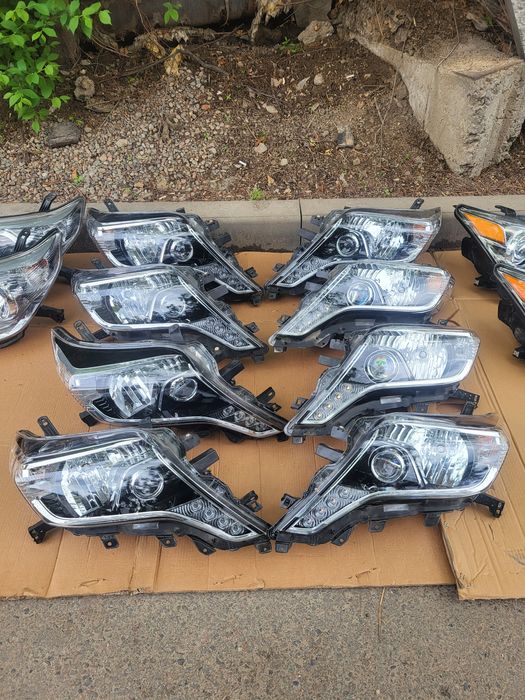 Фары б/у оригинал на Toyota Lexus