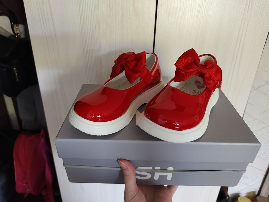 Продам платье и сандали