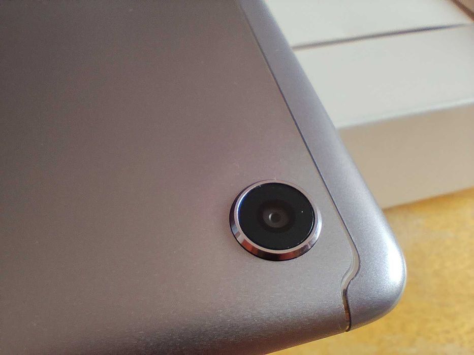 huawei mediapad m5 lite 10+ таблет, не различим от нов!