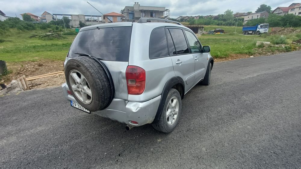 Vând Toyota Rav4