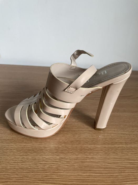 Sandale cu toc nude 35
