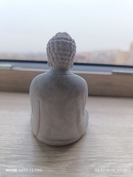 Статуэтка Будды из бетона