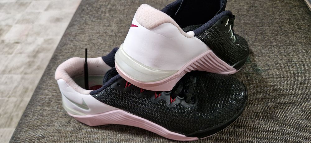 Nike Metcom incălțăminte pentru sală.