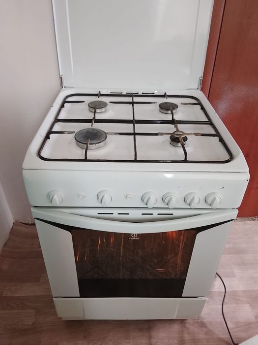 Газовая плиту INDESIT