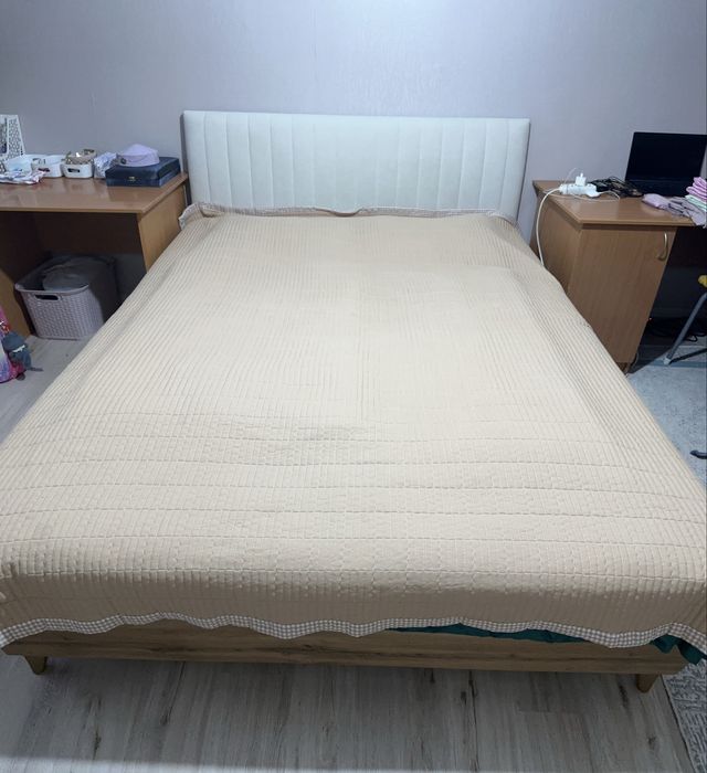 Двухместная кровать