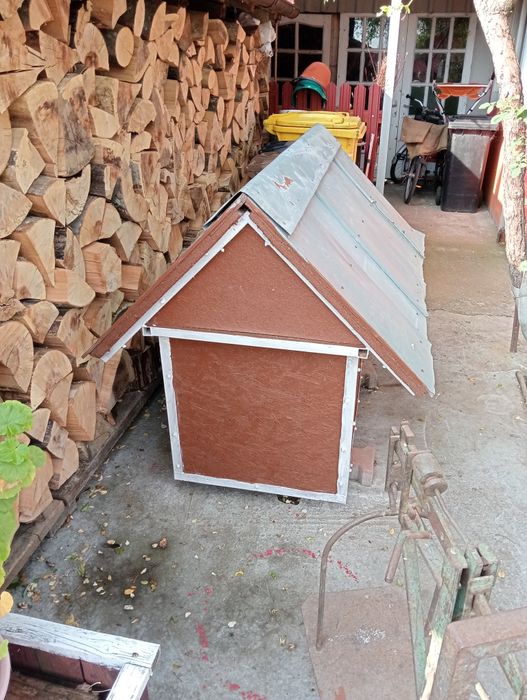 De vînzare cușcă pentru câini