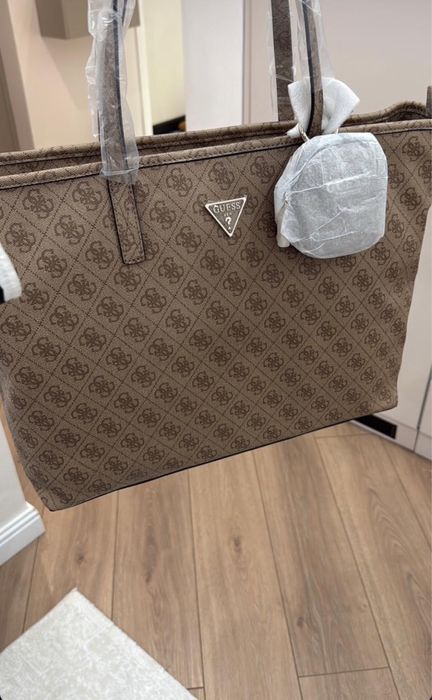 Сумкт Guess из Америки