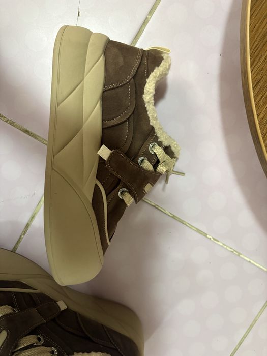 Продам зимнию обувь