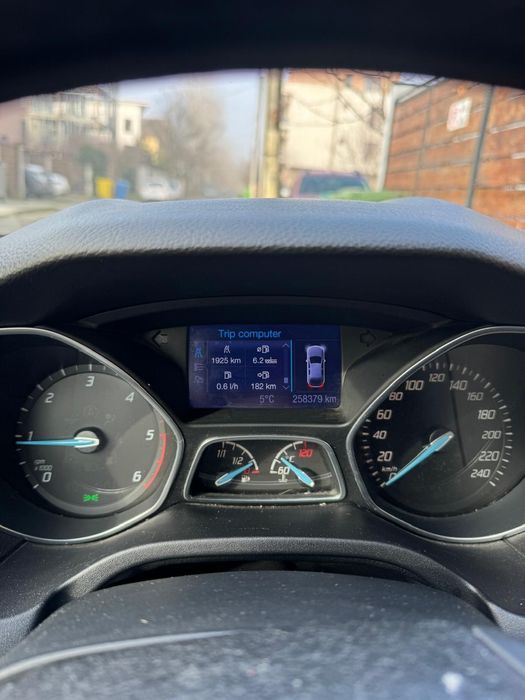 Ford Focus 2013  3300 Euro