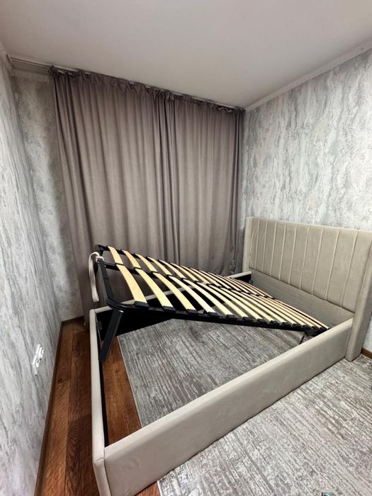 Продам кровать с матрасом