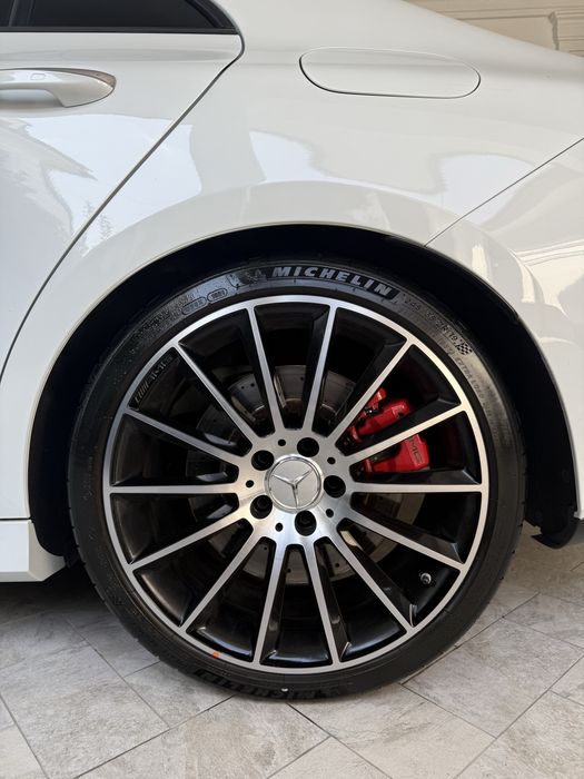 Mercedes-Benz AMG CLA 350