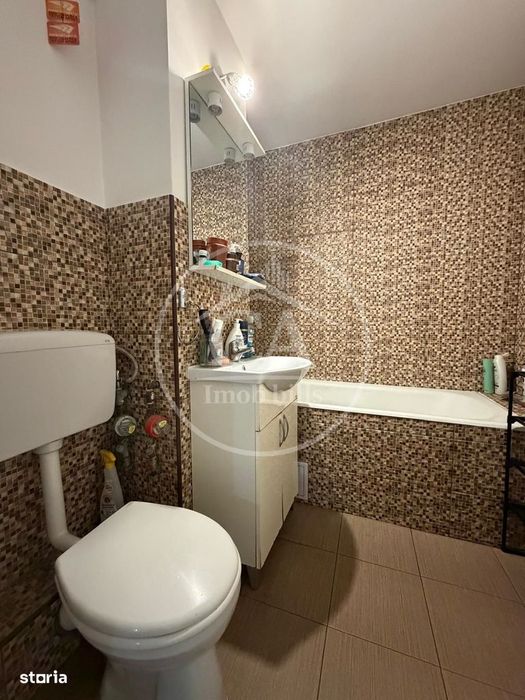 Apartament de vânzare cu 4 camere în zona Decebal, Oradea