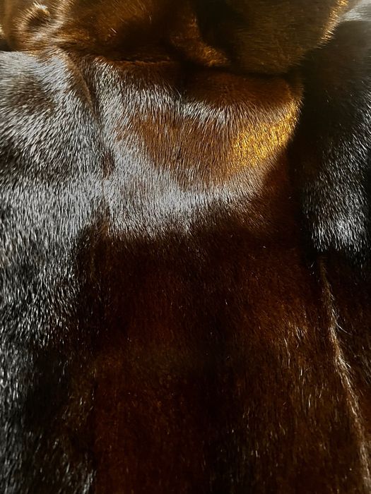 Продам норковую шубу
