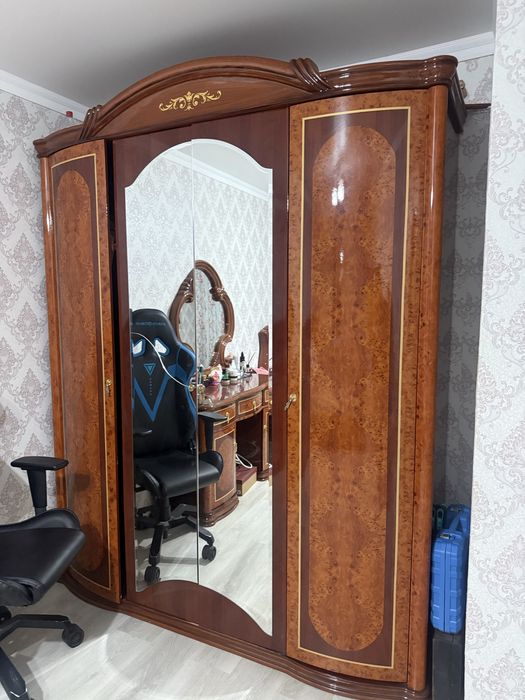 Продам кровать , шкаф