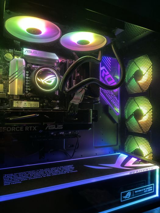 PC Gaming Premium ASUS ROG – Intel Core Ultra 5 / RTX 5060 8GB / 32GB DDR5 / Răcire Lichidă AIO