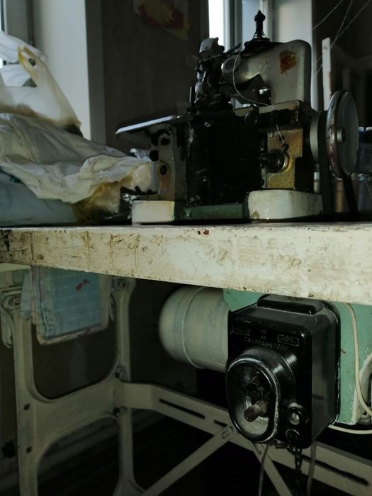 Продам промышленный оверлог (220 Вольт)