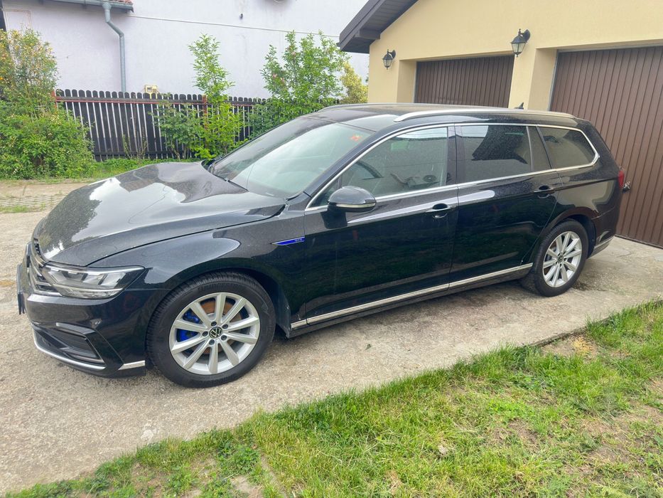 Volkswagen Passat GTE facelift 2021 - Plug-in Hibrid - Avariat