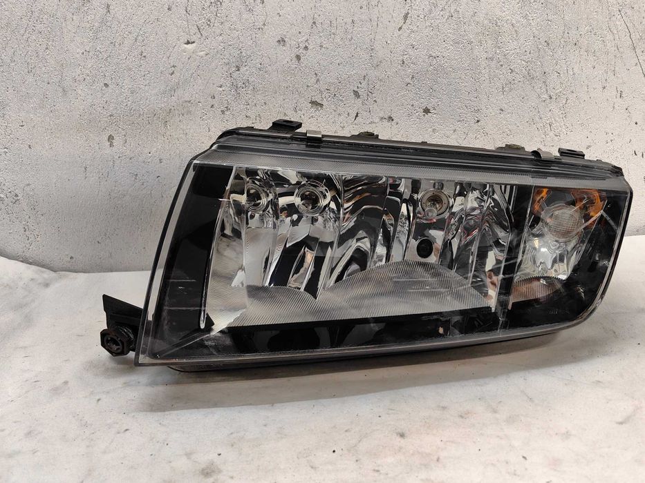 Оригинален фар Шкода Фабиа  Skoda Fabia