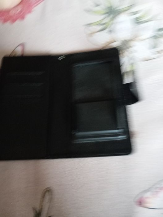 Vând husa carte universală