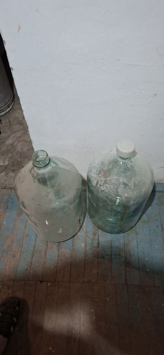 Продам бутыль 20 литров