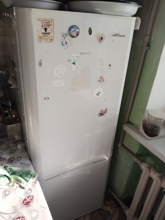 Продам холодильник индозит