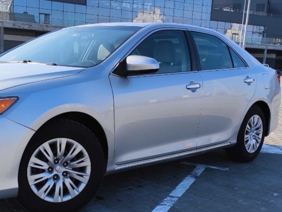 Оригинальные колпаки R-16 Toyota Camry