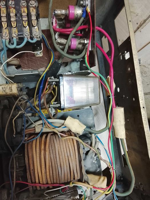 Продам пускозарядное устройство 12в