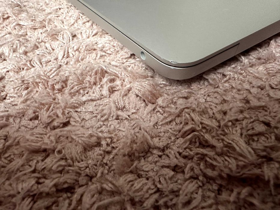 Apple Macbook Pro M2 13 2022 PENTRU PIESE