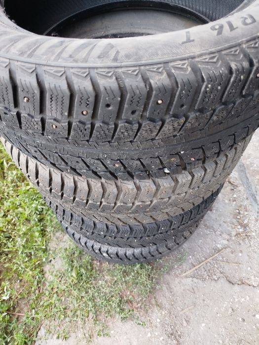 Продам покрышки R16