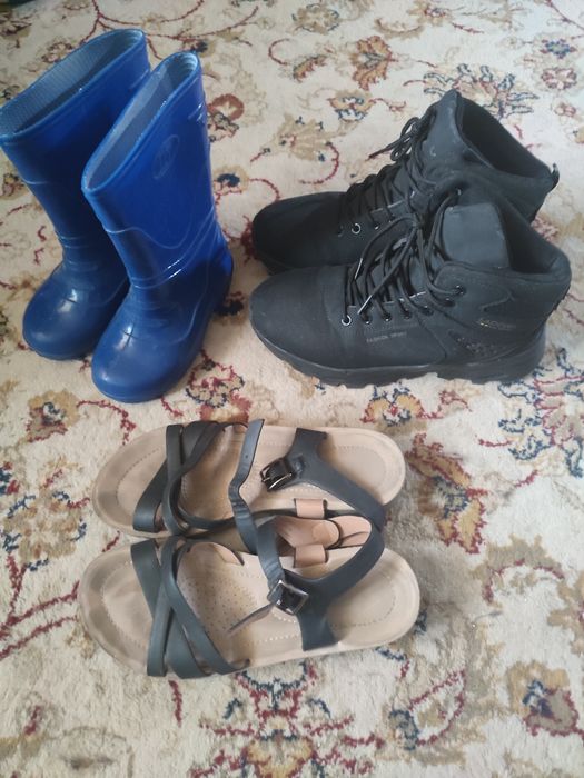 Отдам Обувь даром