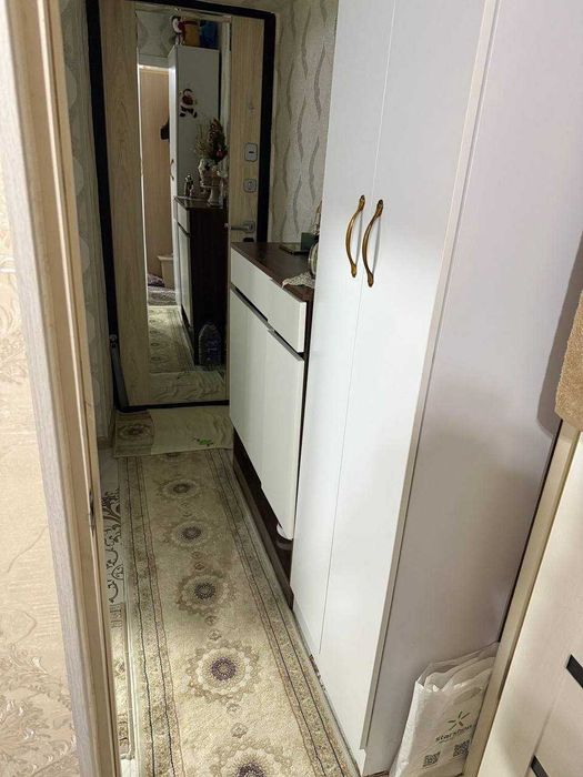 Продаю квартиру Яшнабадский р-н Авиасозлар-4 Кирпич 1-ком быв.общ 3-эт