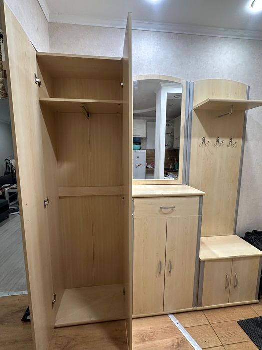 Продам прихожую бу