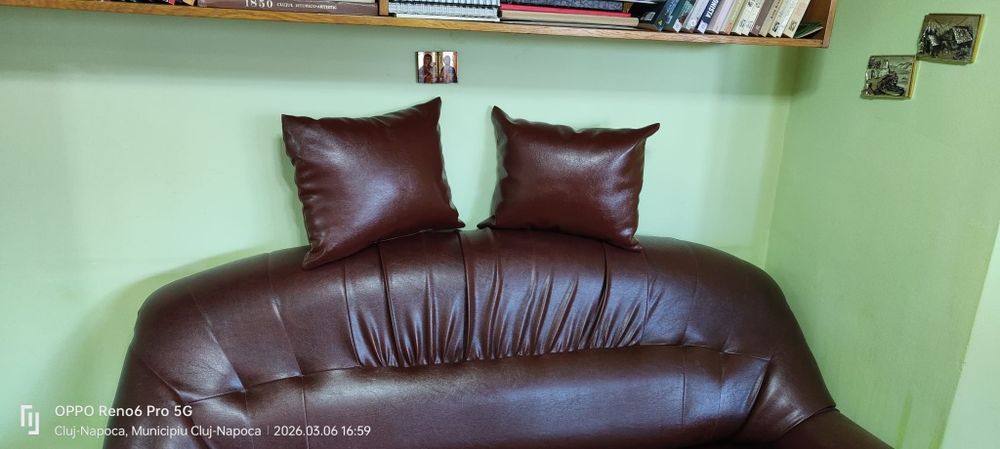 Vand canapea piele ecologica