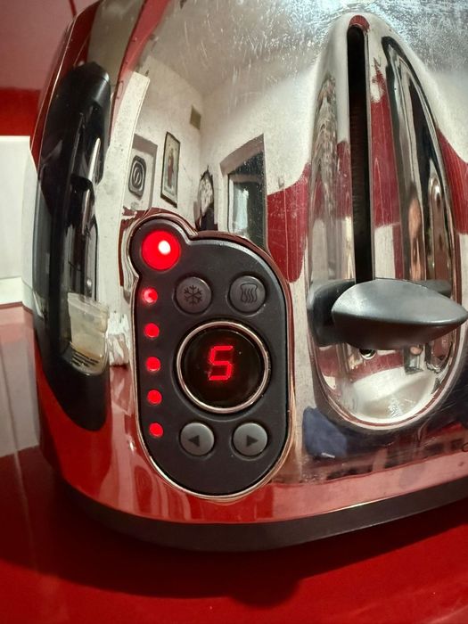 Prăjitor de pâine Breville Classique Collection cu 4 fante