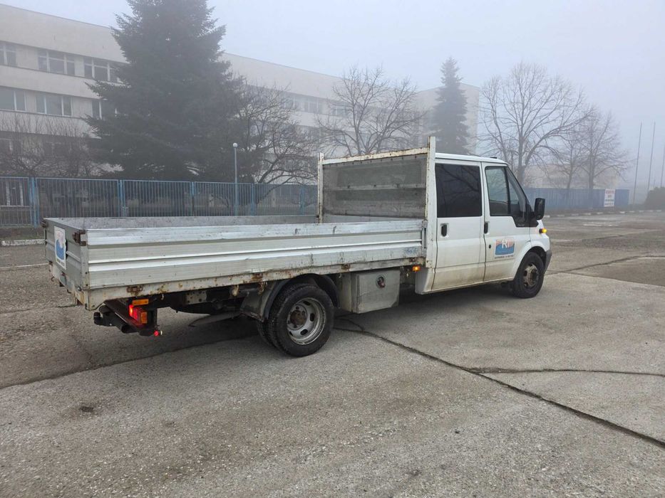 Ford Tranzit 2,4, 125 к.с., двойна дума 7 места