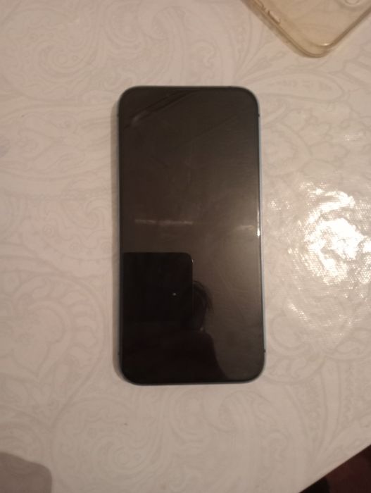 Продаю Айфон 13 в хорошем состоянии