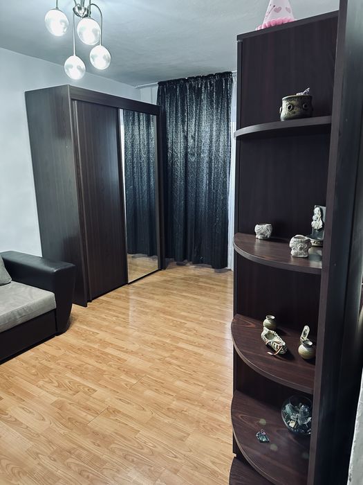 Apartament 2 camere de inchiriat, decomandat, la 5 min de mall electro