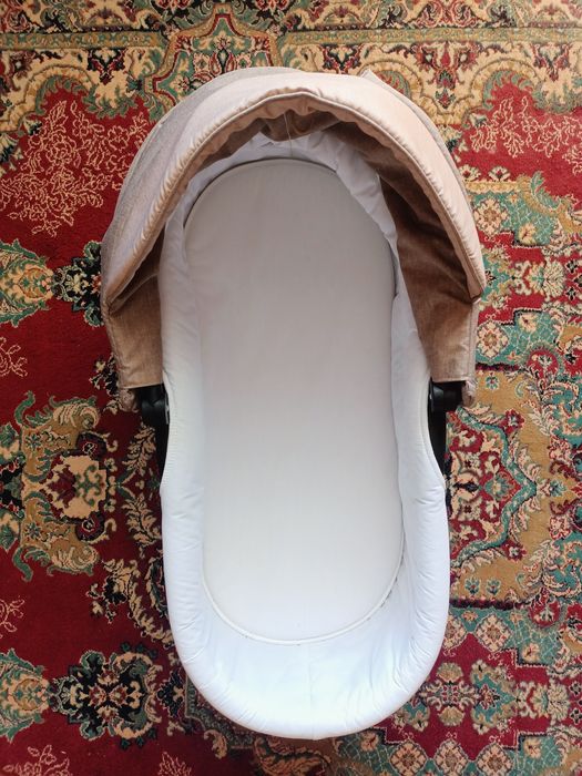 Vând Cărucior 3 in 1, pliabil, in stare foarte bună