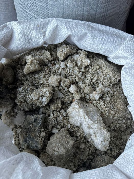 Соль росыпью. И комковая