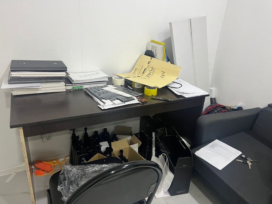 Рабочие столы в хорошем состоянии (Зета)