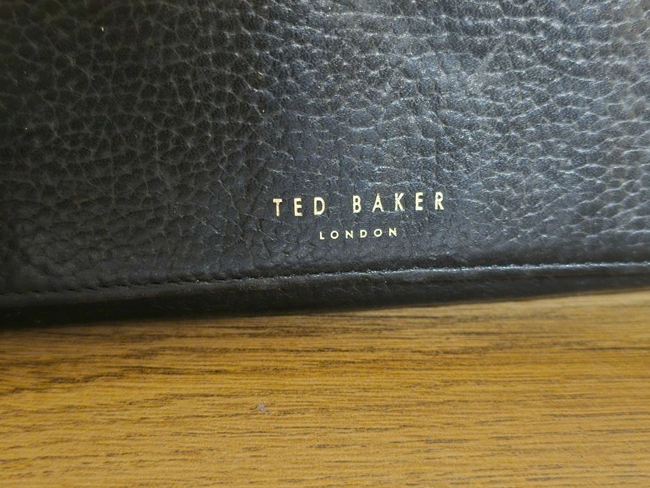 Ted Baker оригинално дамско портмоне от естествена кожа