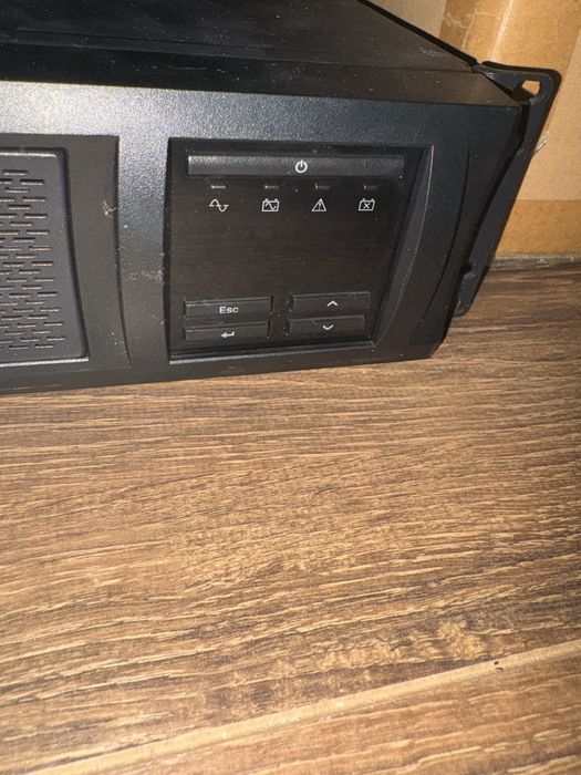 UPS APC Smart 1500VA