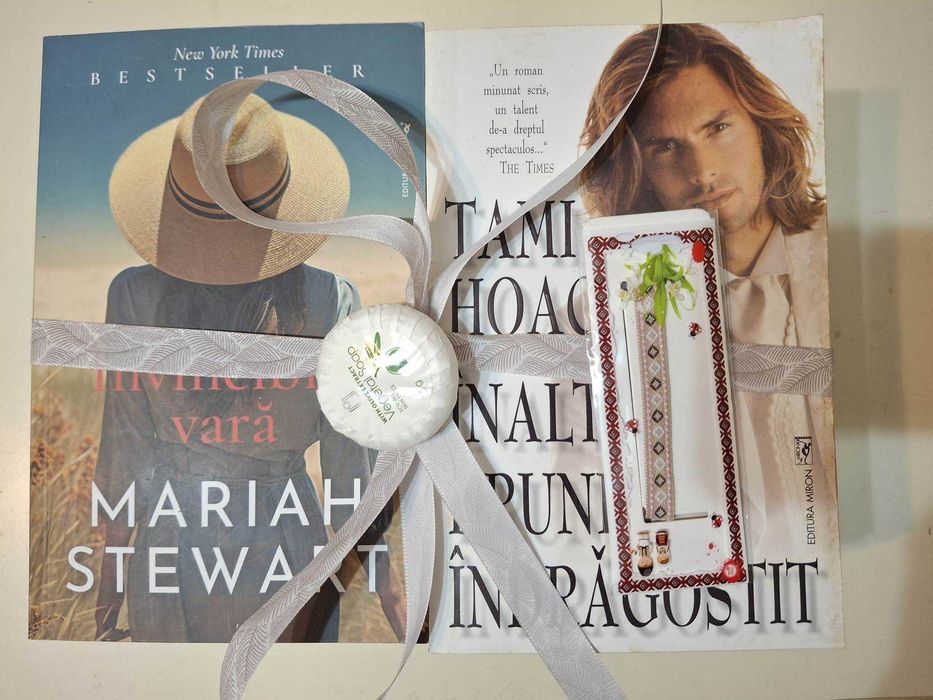 Set Martisor - 10 carti dragoste + Martisor bratara CADOU