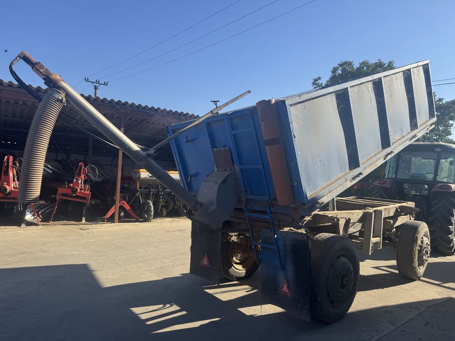 Remorca basculabila cu snec