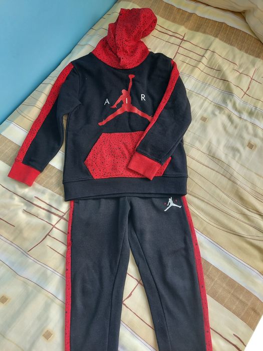 Детски анцуг-25лв.