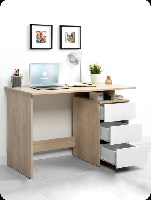 Современный письменный стол с ящиками