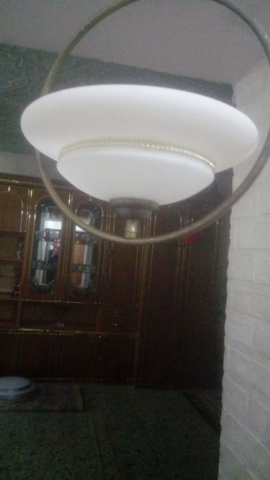 Продам люстру в отличном состоянии